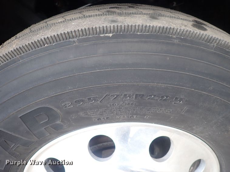 image for item DQ5032 2016 Freightliner Cascadia Evolution  semi truck