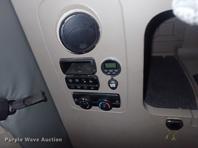 image for item DQ5033 2016 Freightliner Cascadia Evolution  semi truck