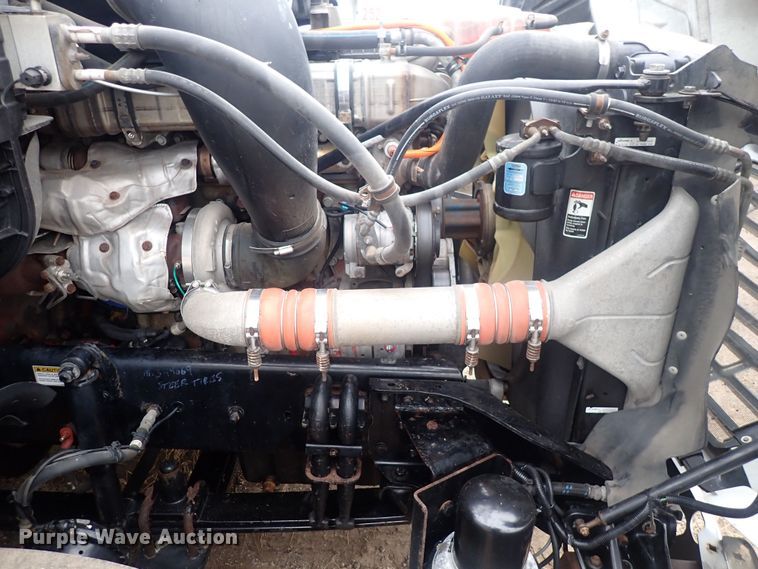 image for item DQ5033 2016 Freightliner Cascadia Evolution  semi truck