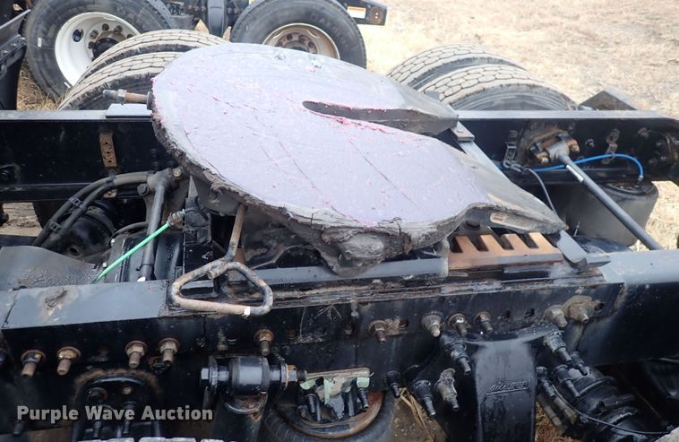 image for item DQ5033 2016 Freightliner Cascadia Evolution  semi truck