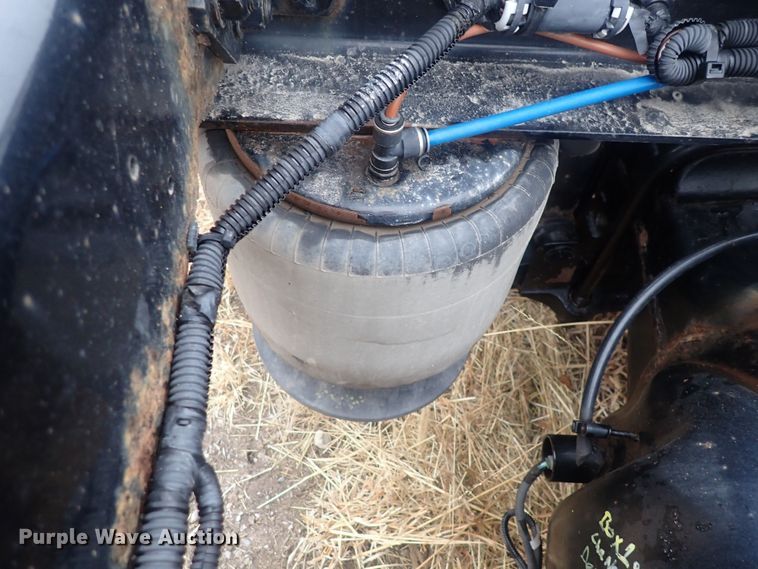 image for item DQ5033 2016 Freightliner Cascadia Evolution  semi truck