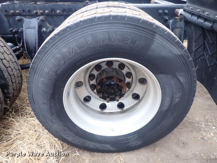 image for item DQ5033 2016 Freightliner Cascadia Evolution  semi truck