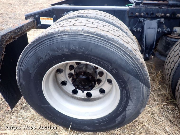 image for item DQ5033 2016 Freightliner Cascadia Evolution  semi truck