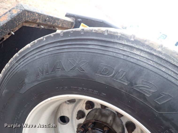 image for item DQ5033 2016 Freightliner Cascadia Evolution  semi truck