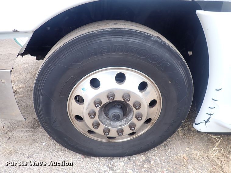 image for item DQ5033 2016 Freightliner Cascadia Evolution  semi truck