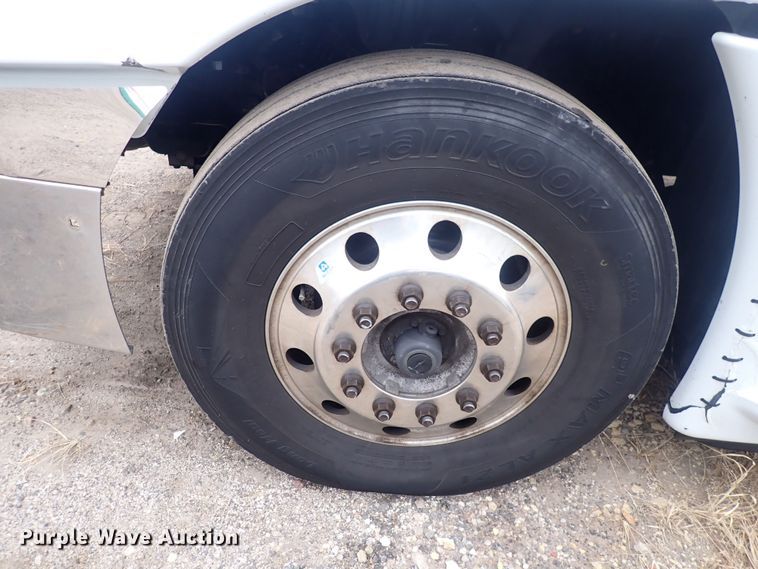 image for item DQ5033 2016 Freightliner Cascadia Evolution  semi truck