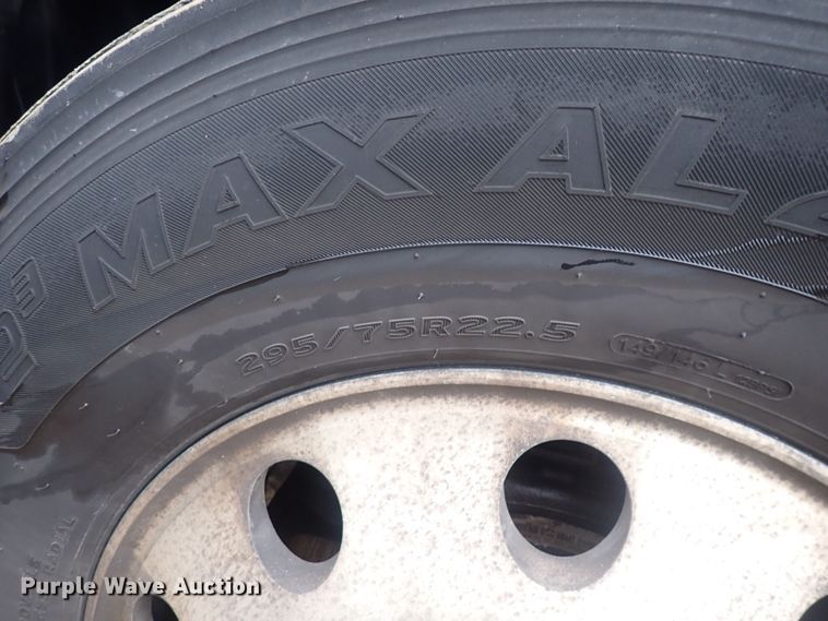 image for item DQ5033 2016 Freightliner Cascadia Evolution  semi truck