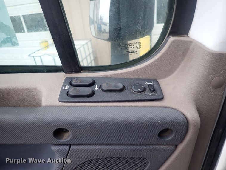 image for item DQ5037 2015 Freightliner Cascadia Evolution  semi truck