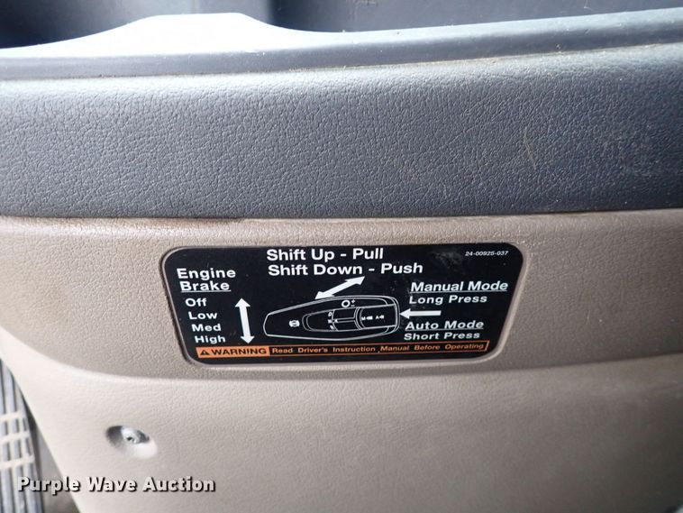 image for item DQ5037 2015 Freightliner Cascadia Evolution  semi truck