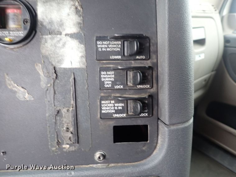 image for item DQ5037 2015 Freightliner Cascadia Evolution  semi truck