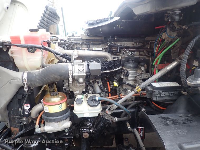 image for item DQ5037 2015 Freightliner Cascadia Evolution  semi truck