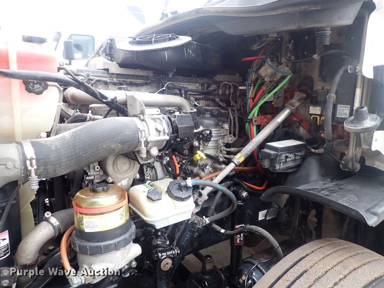 image for item DQ5037 2015 Freightliner Cascadia Evolution  semi truck