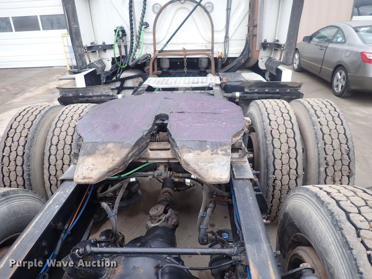 image for item DQ5037 2015 Freightliner Cascadia Evolution  semi truck