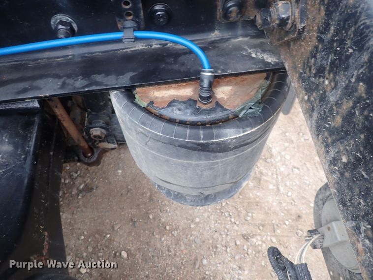 image for item DQ5037 2015 Freightliner Cascadia Evolution  semi truck