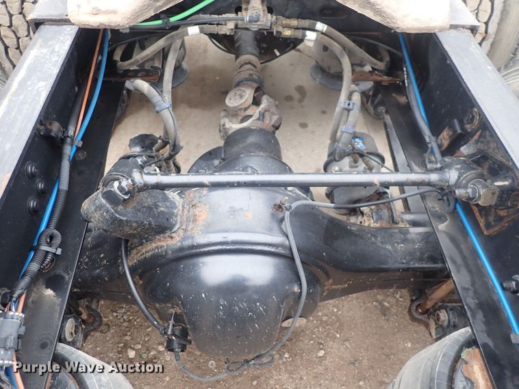 image for item DQ5037 2015 Freightliner Cascadia Evolution  semi truck