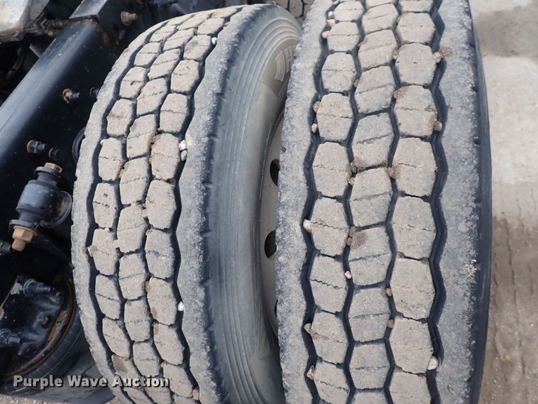 image for item DQ5037 2015 Freightliner Cascadia Evolution  semi truck