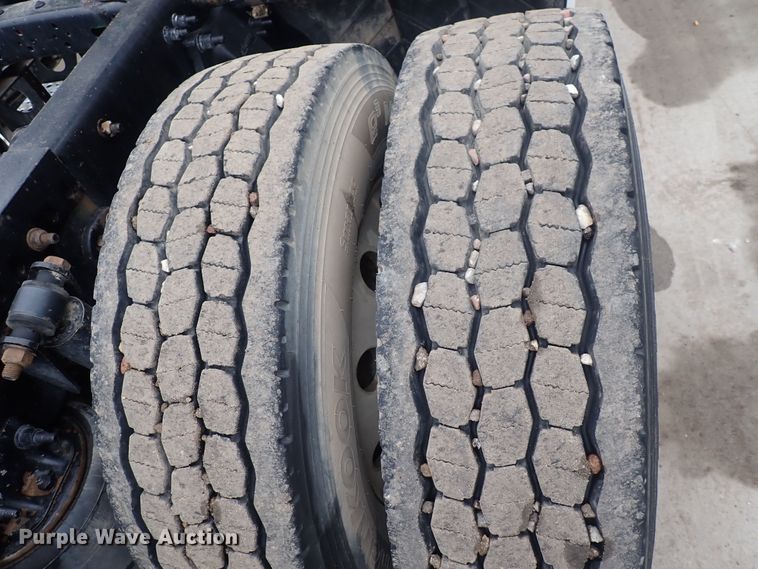 image for item DQ5037 2015 Freightliner Cascadia Evolution  semi truck