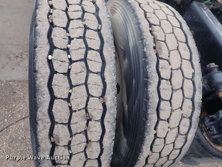 image for item DQ5037 2015 Freightliner Cascadia Evolution  semi truck