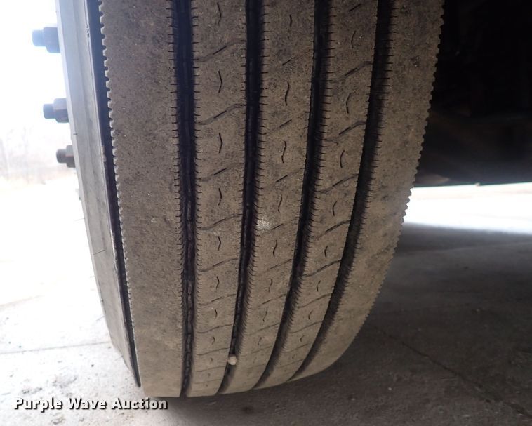 image for item DQ5037 2015 Freightliner Cascadia Evolution  semi truck