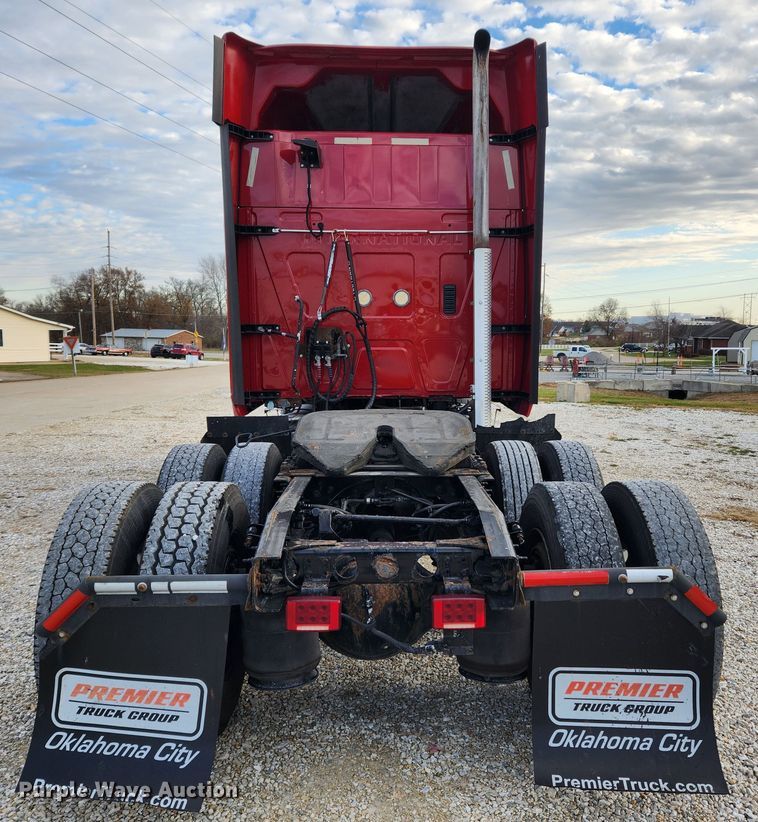 image for item DQ5378 2013 International ProStar Plus  semi truck