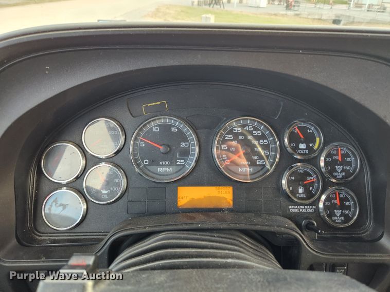 image for item DQ5378 2013 International ProStar Plus  semi truck