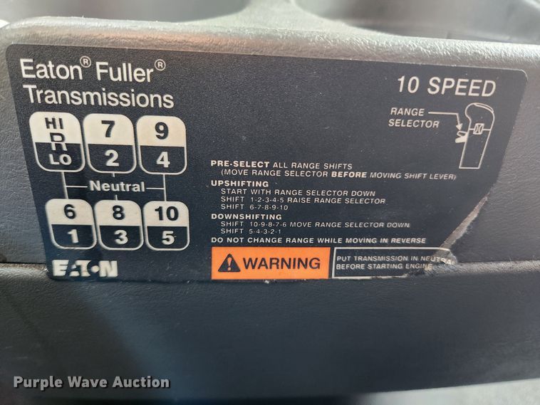 image for item DQ5378 2013 International ProStar Plus  semi truck