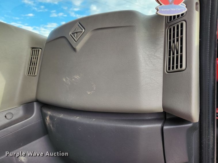 image for item DQ5378 2013 International ProStar Plus  semi truck