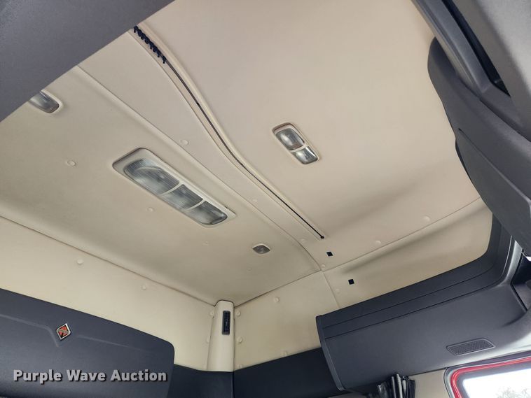 image for item DQ5378 2013 International ProStar Plus  semi truck