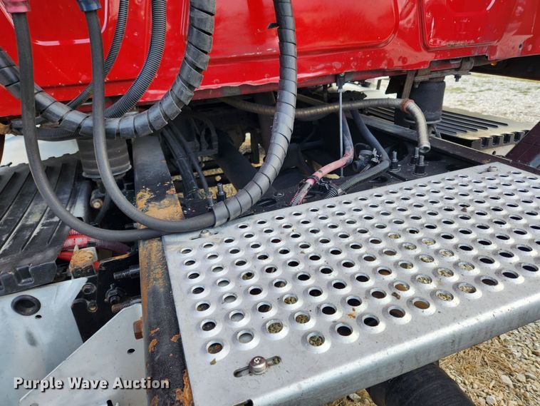 image for item DQ5378 2013 International ProStar Plus  semi truck