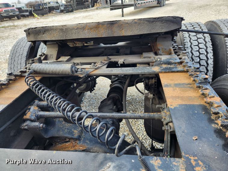 image for item DQ5378 2013 International ProStar Plus  semi truck