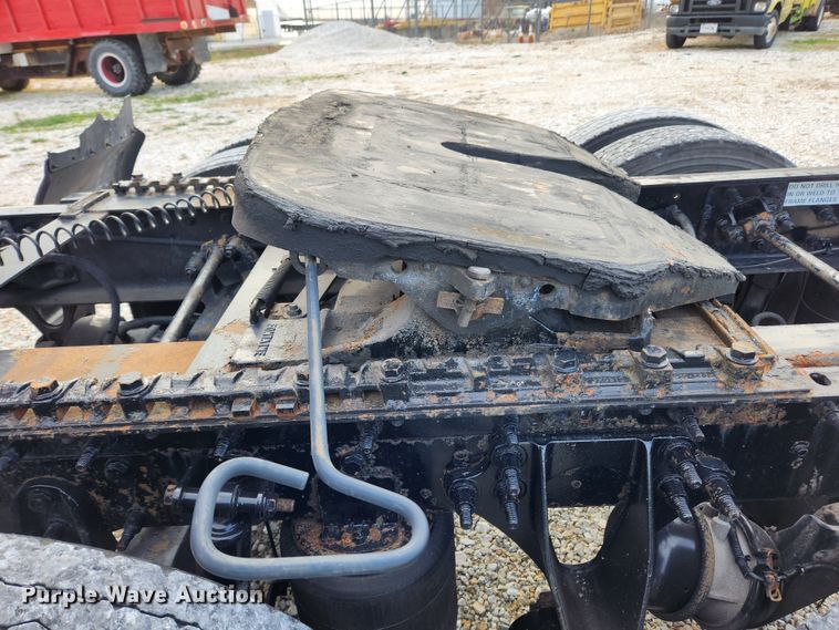 image for item DQ5378 2013 International ProStar Plus  semi truck