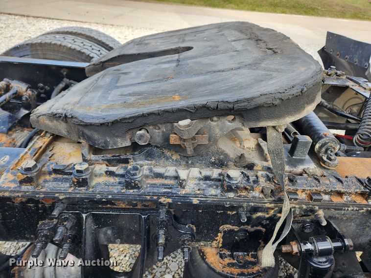 image for item DQ5378 2013 International ProStar Plus  semi truck