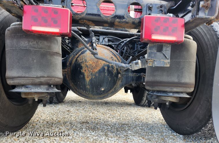 image for item DQ5378 2013 International ProStar Plus  semi truck