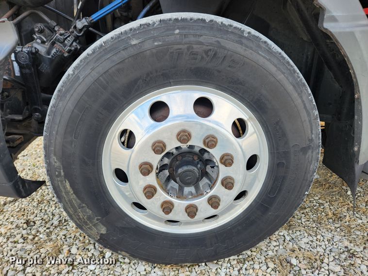 image for item DQ5378 2013 International ProStar Plus  semi truck