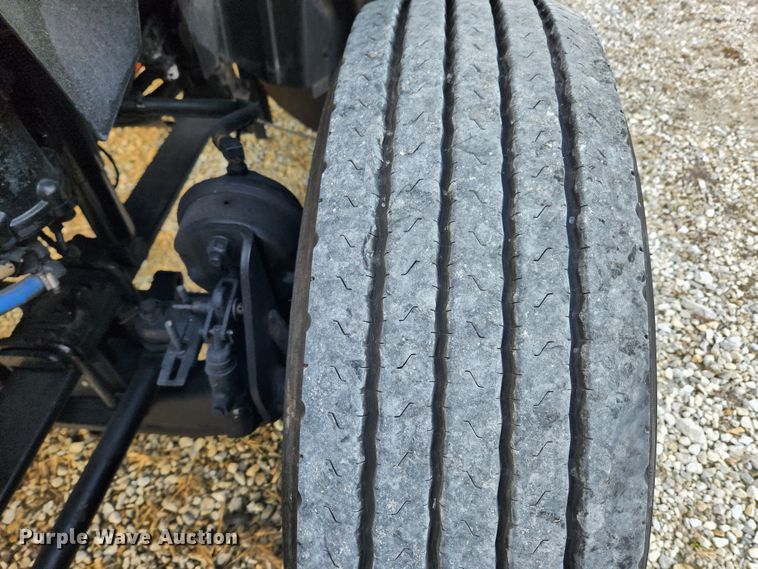 image for item DQ5378 2013 International ProStar Plus  semi truck