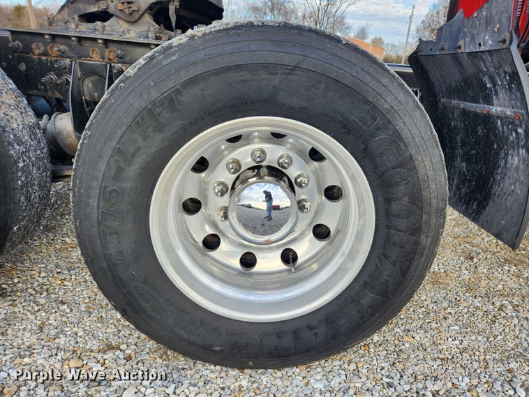 image for item DQ5378 2013 International ProStar Plus  semi truck