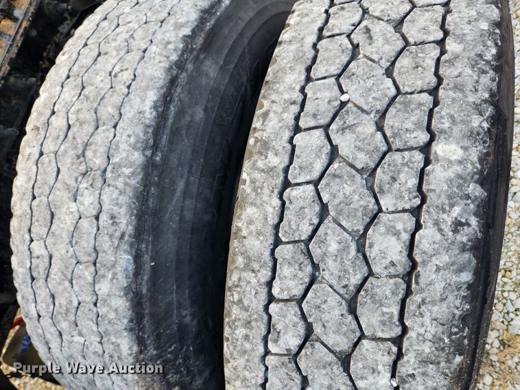 image for item DQ5378 2013 International ProStar Plus  semi truck