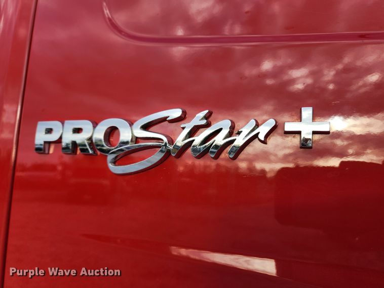 image for item DQ5378 2013 International ProStar Plus  semi truck