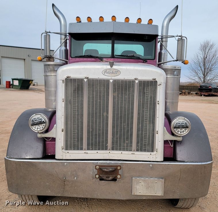 image for item DQ7464 1996 Peterbilt 378  semi truck