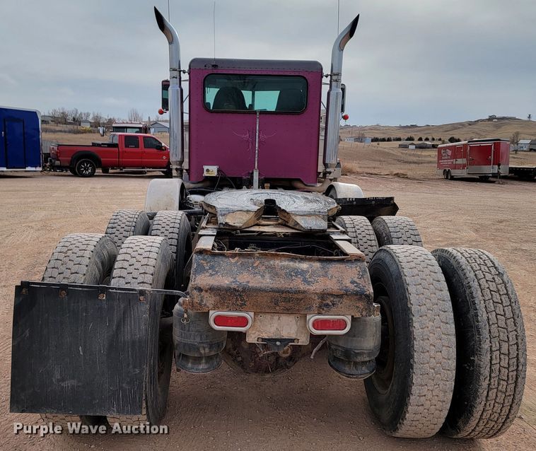 image for item DQ7464 1996 Peterbilt 378  semi truck
