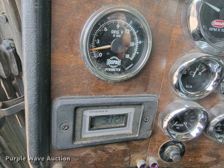 image for item DQ7464 1996 Peterbilt 378  semi truck