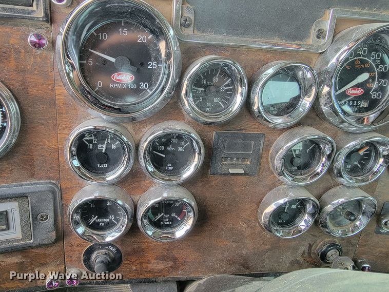 image for item DQ7464 1996 Peterbilt 378  semi truck