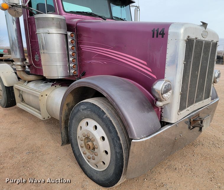 image for item DQ7464 1996 Peterbilt 378  semi truck