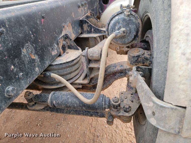 image for item DQ7464 1996 Peterbilt 378  semi truck