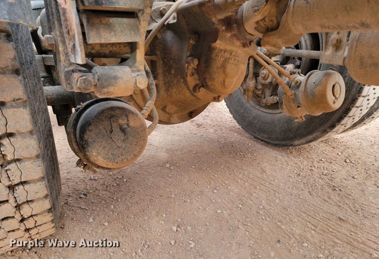 image for item DQ7464 1996 Peterbilt 378  semi truck