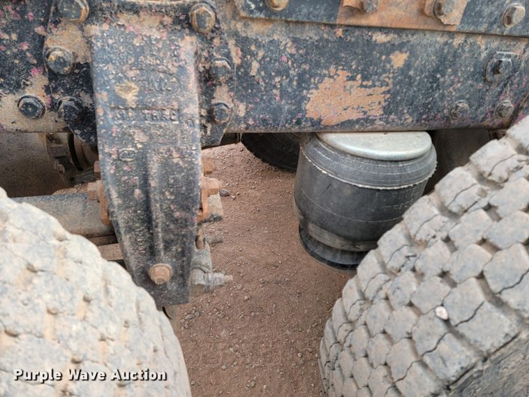 image for item DQ7464 1996 Peterbilt 378  semi truck