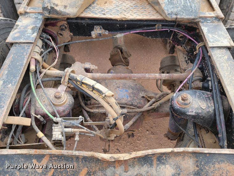 image for item DQ7464 1996 Peterbilt 378  semi truck