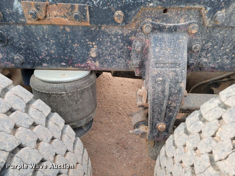 image for item DQ7464 1996 Peterbilt 378  semi truck