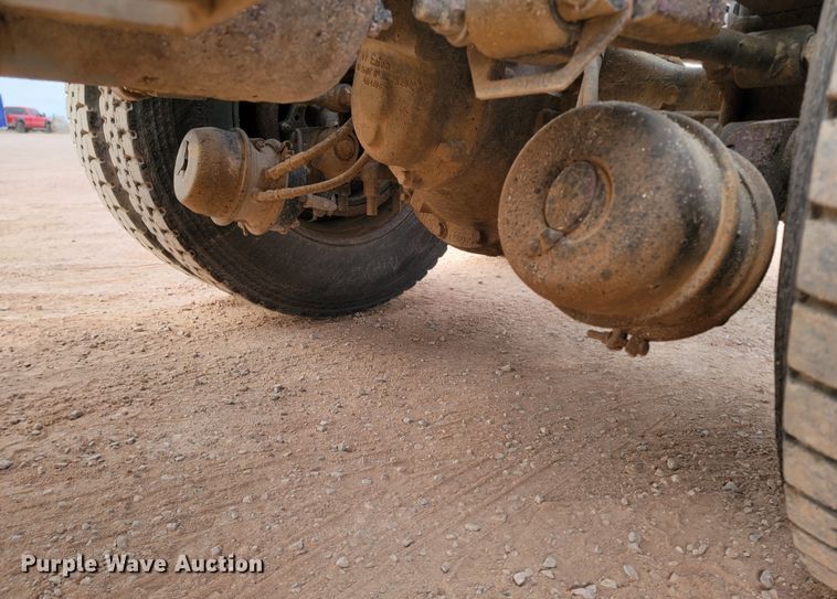 image for item DQ7464 1996 Peterbilt 378  semi truck