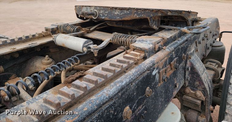 image for item DQ7464 1996 Peterbilt 378  semi truck